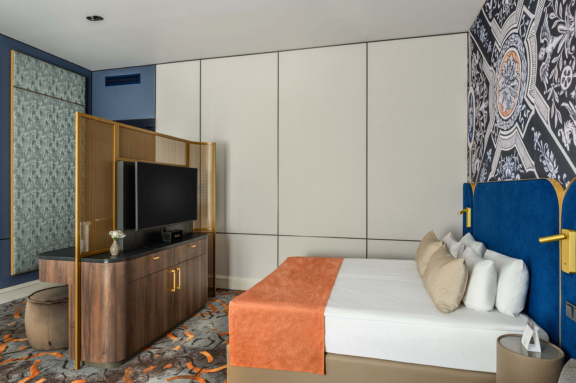 Hotel Moments — Hotel, MádiLáncos Studio tervezése
